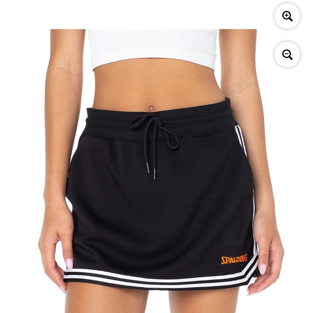 NWT Spalding Women's Skort black size medium